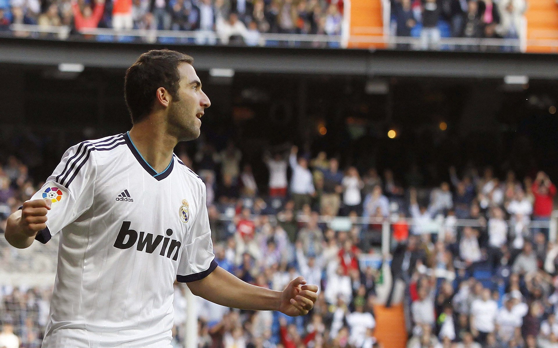 世界田径：肯尼亚运动员连破纪录，赛场火爆！，肯尼亚 运动员