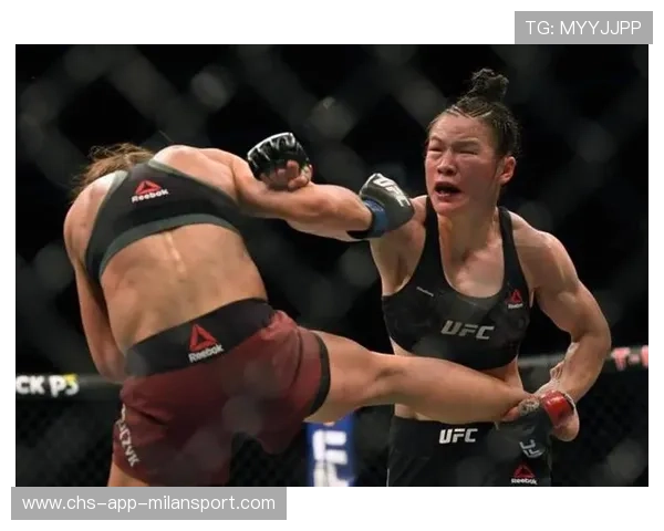 UFC女拳手暴打对手后拥抱她：体育精神中的真情与力量